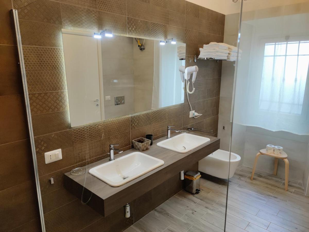 Christy Suite Elegante Appartamento Nel Centro Storico Di Anzio Exterior photo